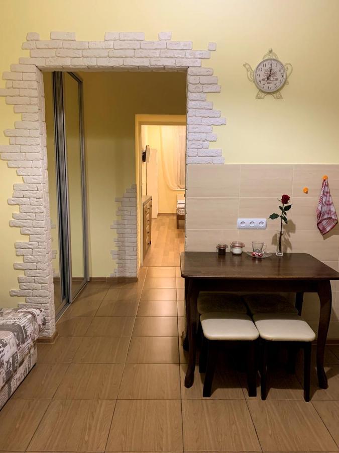 Homey Apartment On Vicheva Str. Lviv Extérieur photo